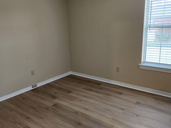 4th image of 3175 Belle Meade Dr APT B