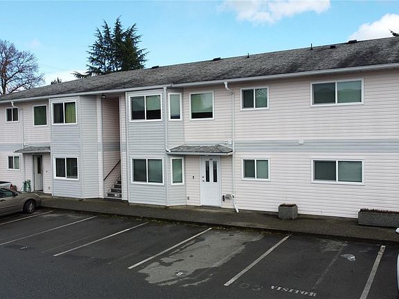 2nd image of 2425 Lewis St #103