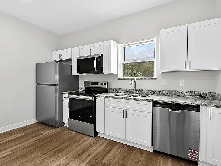 3947 Rookwood Ave #B — Photo 9