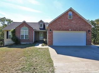 1937 Black Oak Dr, Farmington, MO 63640