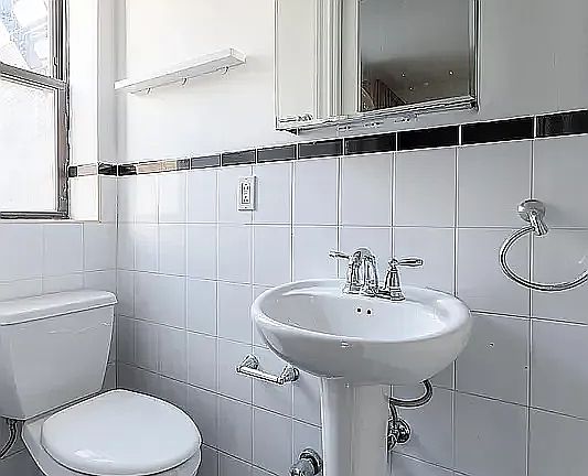 5th image of 170 E 2nd St APT 4B