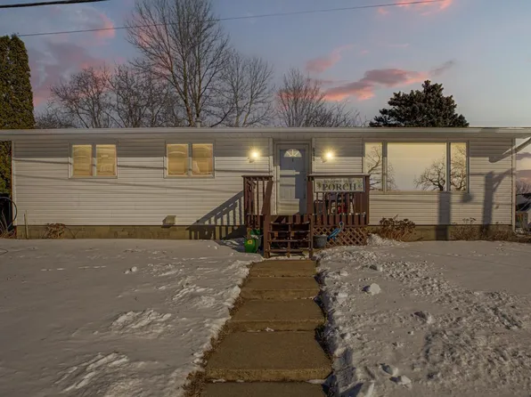 619 W 1st St, West Concord, MN 55985