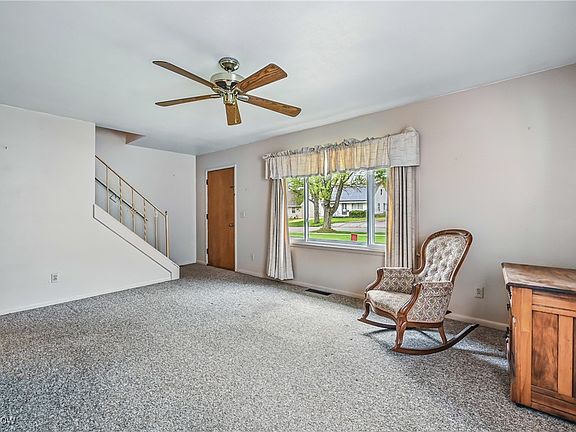 4th image of 1835 Fairview Ct