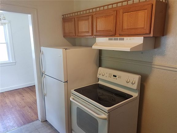 3rd image of 1717 Drexel Dr