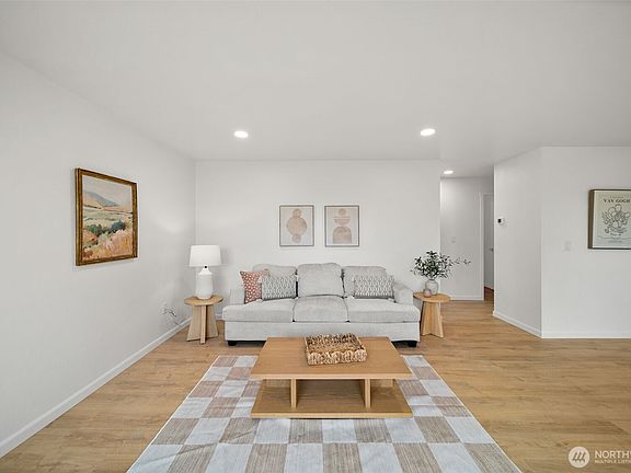 4th image of 100 Simon Street #13