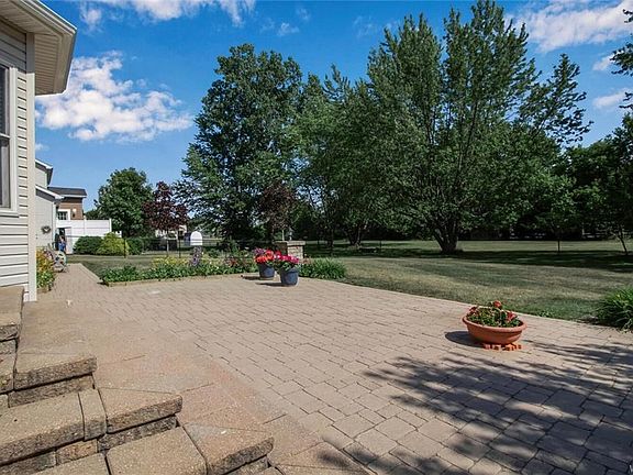 2nd image of 9479 Boxwood Dr