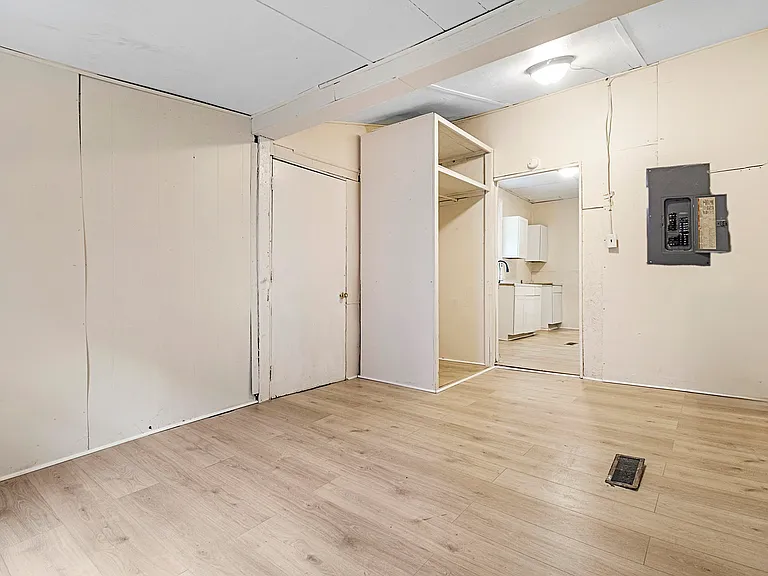 1394 Ross St — Photo 11