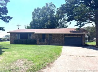 811 N 5th St, Henryetta, OK 74437