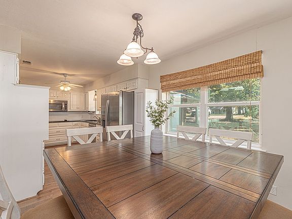 4th image of 542 Arrowwood Beach Cir