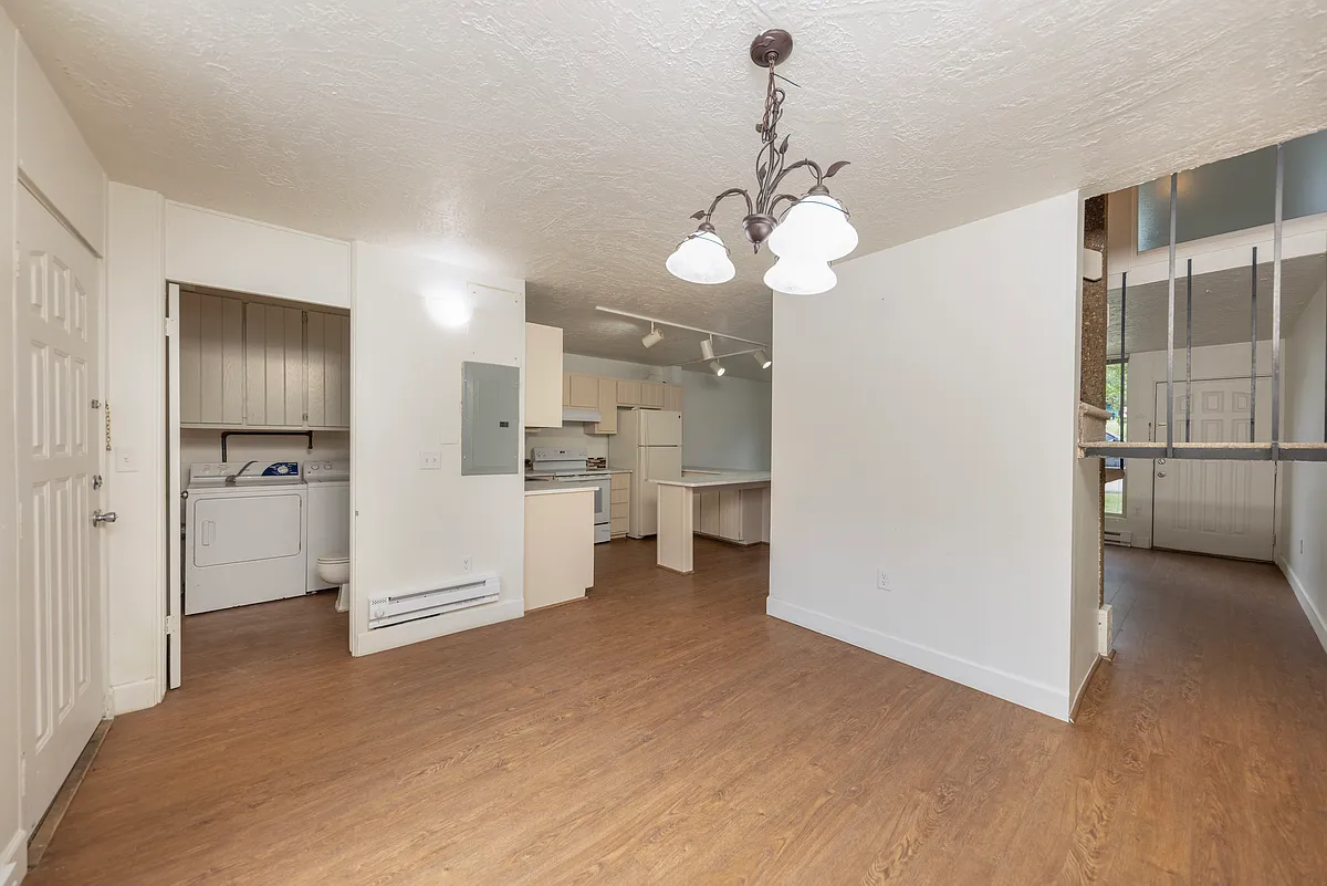 Building Photo - 490 Straight Creek Dr #503
