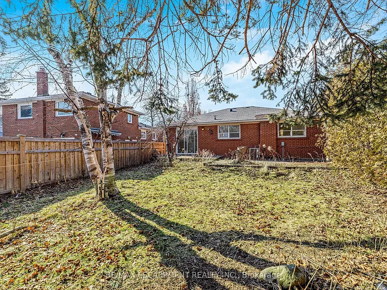 113 Poynter Dr — Photo 26