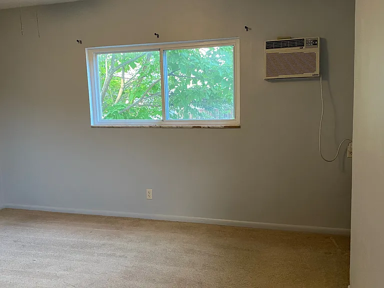 260 Edith St — Photo 17