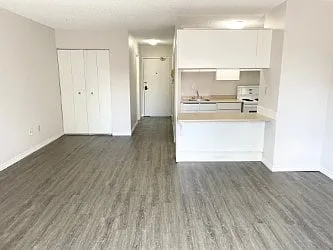1715 W 11th Ave — Photo 7