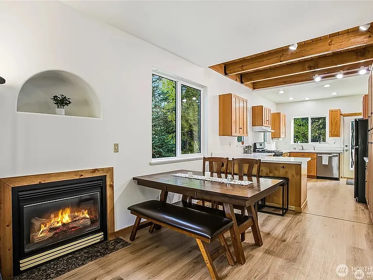 330 Keechelus Dr — Photo 8