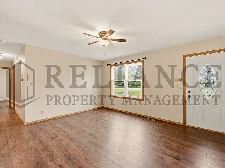 516 N Lakeside Dr — Photo 18