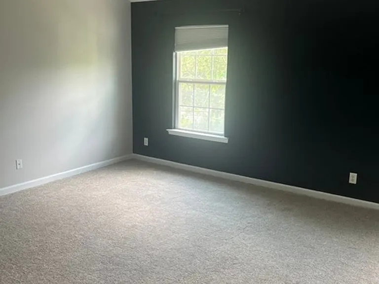 107 Ventura Pl — Photo 3