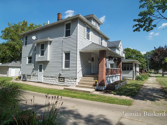 3rd image of 1111 11th St NW