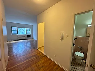 Rented by KNOCKKNOCK LLC