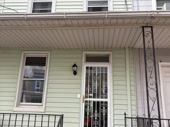 3140 Strickland St, Baltimore, MD 21229