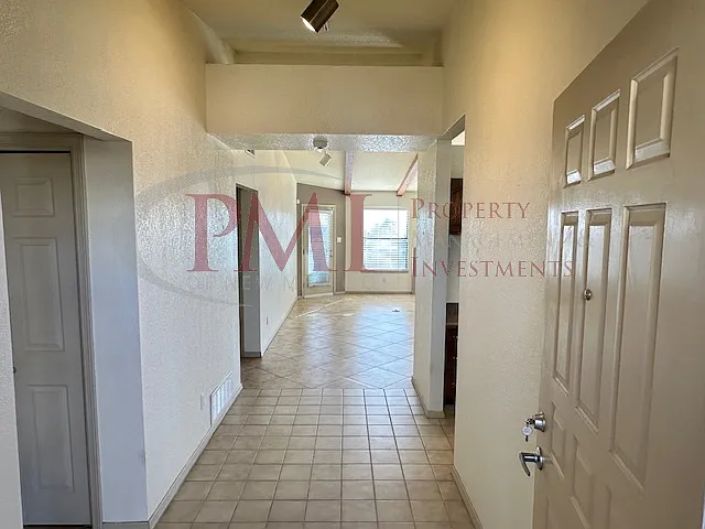 2213 Laramie Dr — Photo 2