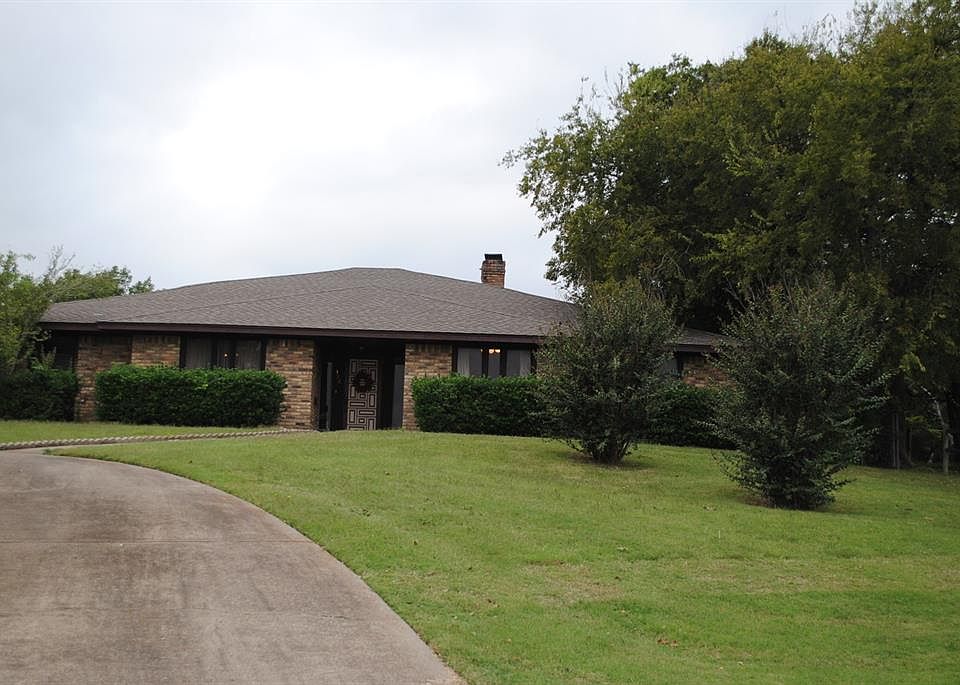 1st image of 376 Creekwood Dr