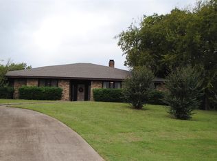 376 Creekwood Dr, Lancaster, TX 75146