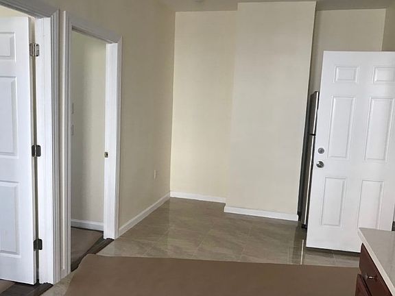 4th image of 25-27 46th St #2