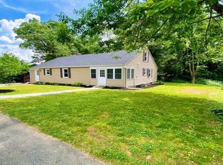 8 Laflamme Ln, Sturbridge, MA 01566
