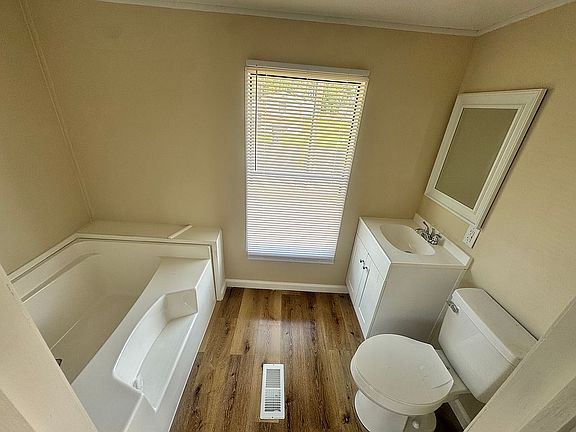 3rd image of 105 Bolingbrooke Dr