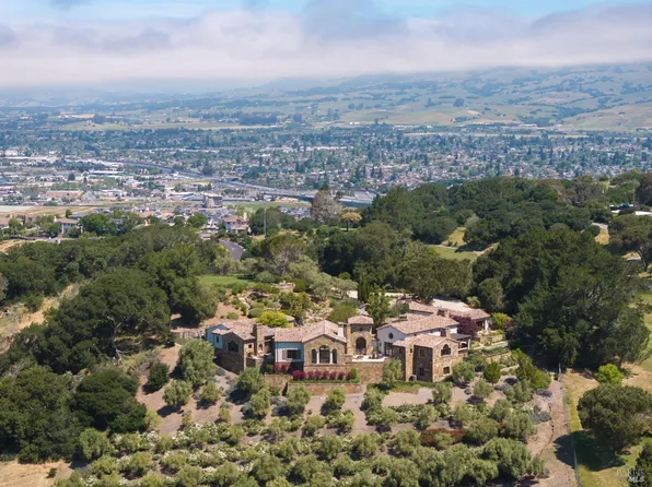 11 Mount Rose Lane, Petaluma, CA 94952