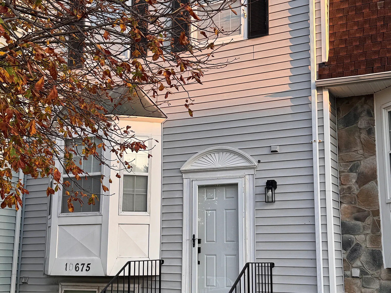 3 bed, 1336 sqft, $2,500 — Photo 1