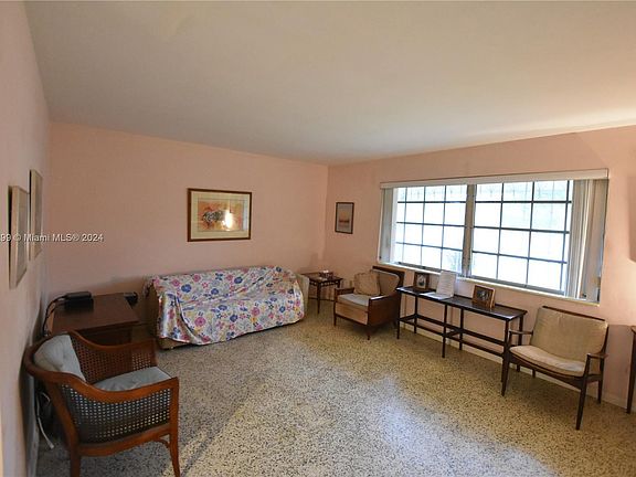 5th image of 7107 SW 63rd Ave