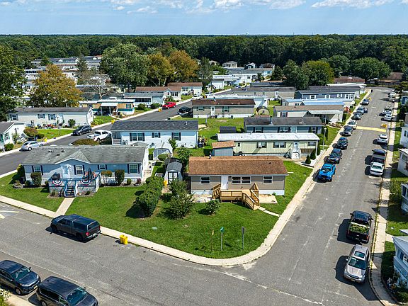 4th image of 200 2nd Street