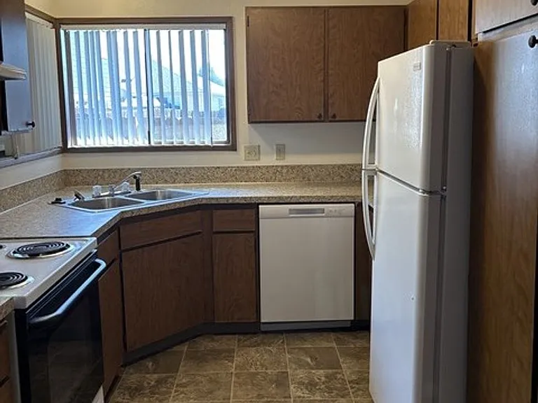4504-4506 Campbell Dr SE — Photo 5