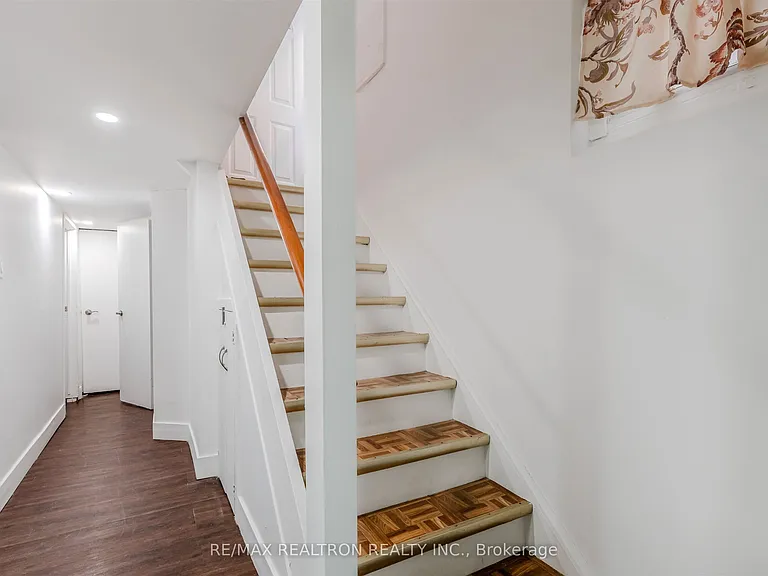 20 Castleton Ave #LOWER — Photo 3