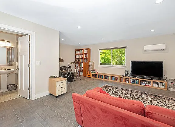 5225 Marione Dr — Photo 21