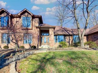 1800 Kehrswood Dr, Chesterfield, MO 63005