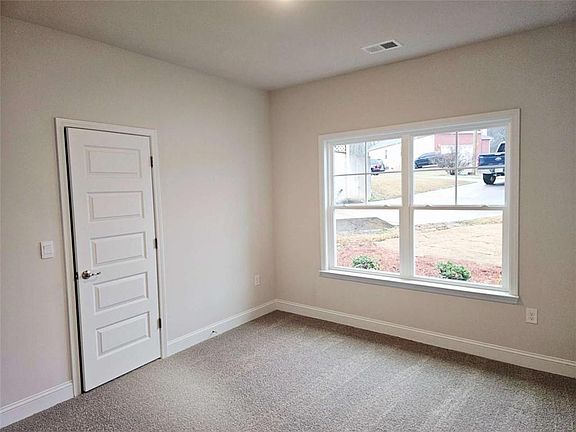 4th image of 216 Rhett Dr