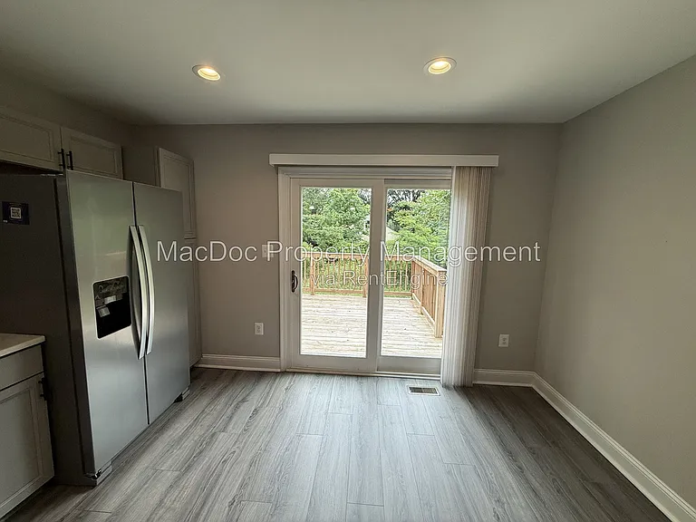 77 Lakeview Dr — Photo 31