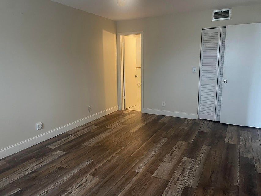 1st image of 729 Lori Dr APT 305