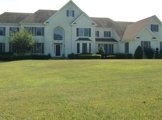 15 Rifkin Ct, Manalapan, NJ 07726