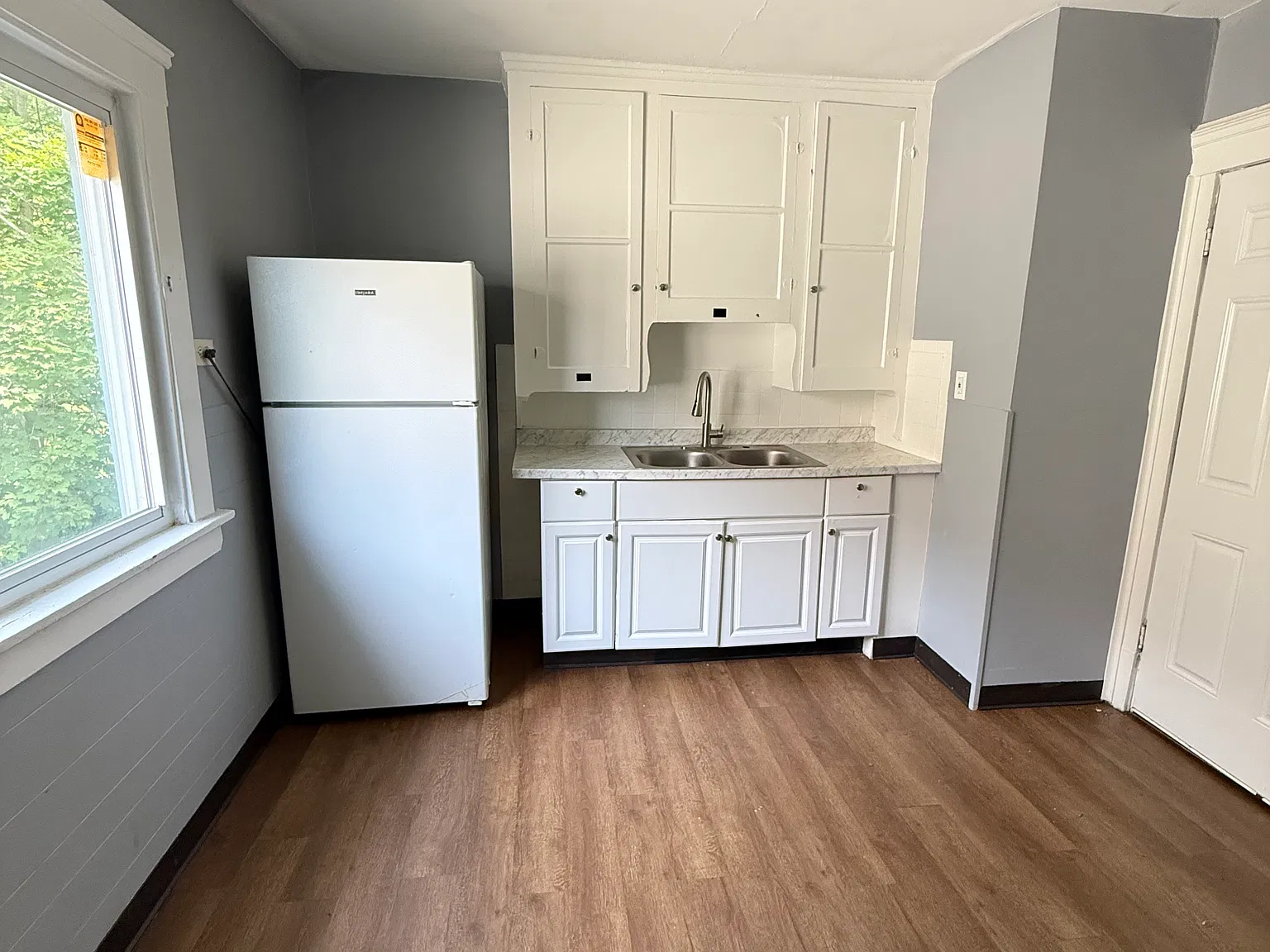 2 bed, $995 — Photo 2