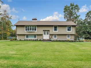 30 Driftwood Ln, Shelton, CT 06484