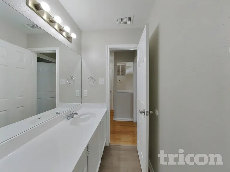 13603 Lynnville Dr — Photo 19