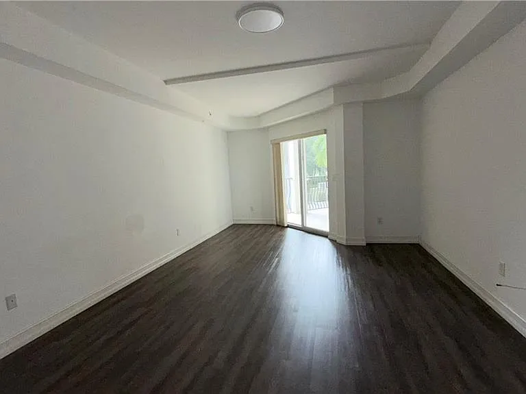 1100 Pine Ridge Rd #200 — Photo 4