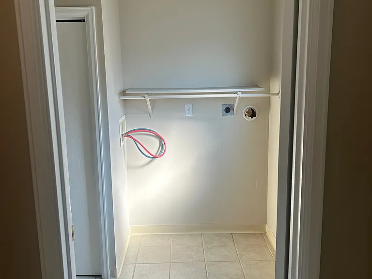 88 Rose Dr — Photo 5
