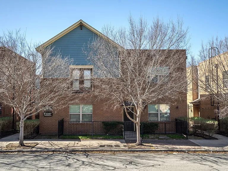 College Ave Apartments — Photo 35