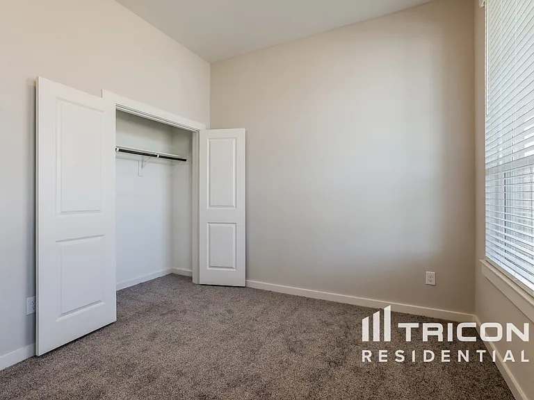 Tricon Veranda — Photo 141