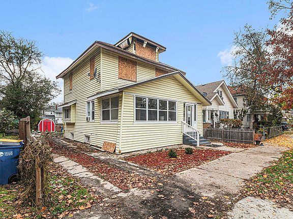 2nd image of 1635 Francis Ave SE