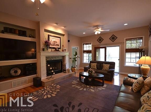 3rd image of 48 Park Place Dr